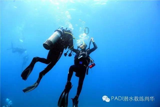 热血羽毛球